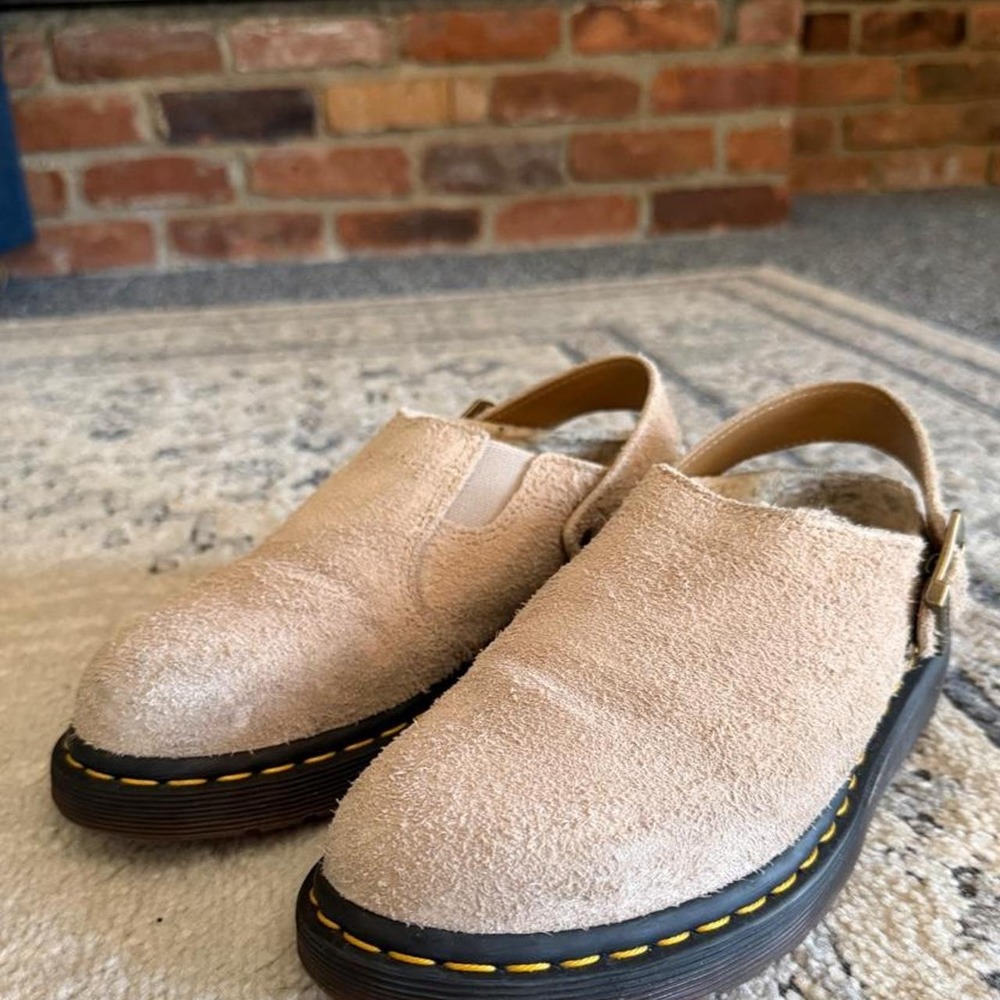 Dr. Martens Isham Desert Oasis Suede Mule tan and cream clogs Size 6